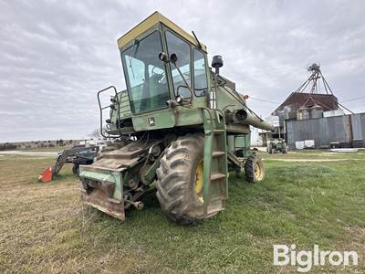John Deere 6600 Combine