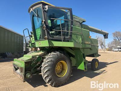 John Deere 6620 Combine