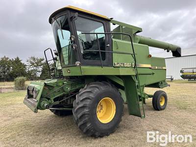 1982 John Deere 6620 2WD Combine