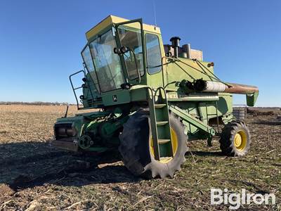 1978 John Deere 7700 4WD Combine