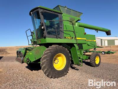 1988 John Deere 7720 Titan II 2WD Combine