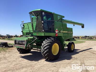 1985 John Deere 8820 Titan II 2WD Combine