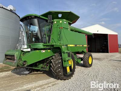1993 John Deere 9400 Combine