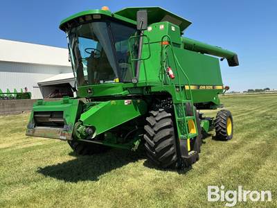 1996 John Deere 9400 Combine