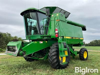 1990 John Deere 9400 2WD Combine