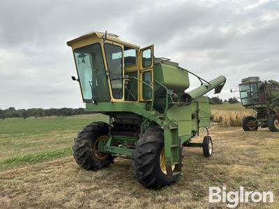 1969 John Deere 95 Combine
