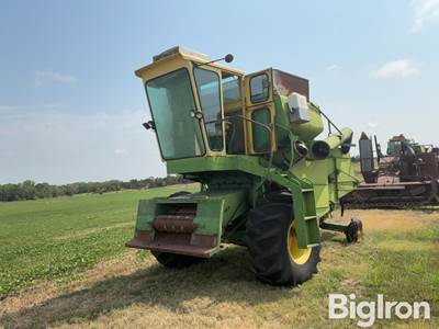 1969 John Deere 95 Combine