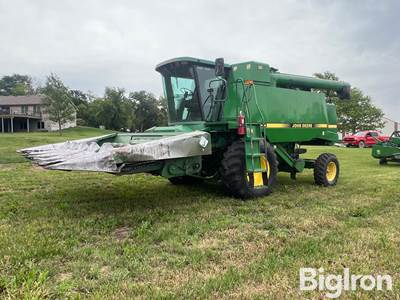 1990 John Deere 9500 2WD Combine w/643 6R30 Corn Head
