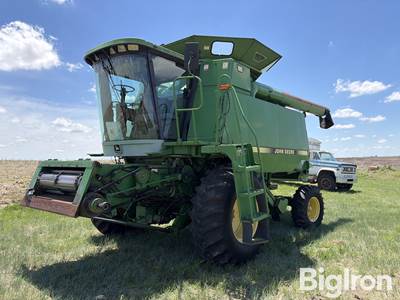 1990 John Deere 9500 2WD Combine