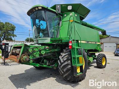 1996 John Deere 9500 2WD Combine
