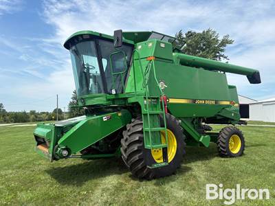 1997 John Deere 9500 Combine
