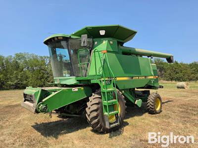 1997 John Deere 9500 2WD Combine