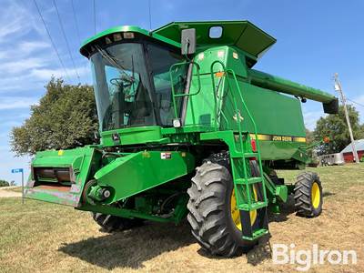 1997 John Deere 9500 2WD Combine