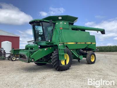 1995 John Deere 9500 Combine