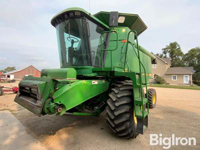 1994 John Deere 9500 2WD Combine