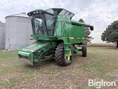 1995 John Deere 9500 Combine