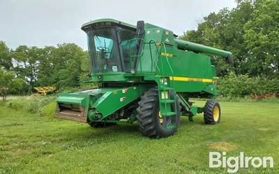 1999 John Deere 9510 2WD Combine