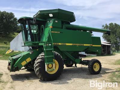 John Deere 9510 Sidehill Combine