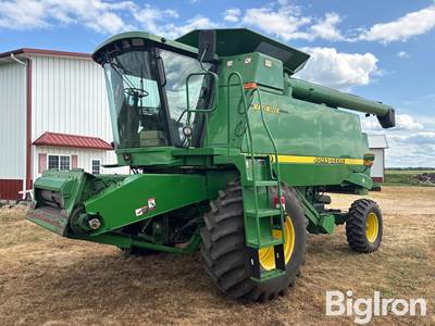 1999 John Deere 9510 Combine