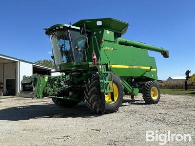1998 John Deere 9510 Maximizer Combine