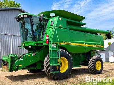 2004 John Deere 9560 STS 4WD Combine