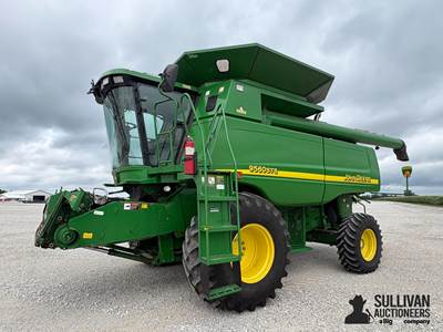 John Deere 9560 STS 2WD Combine