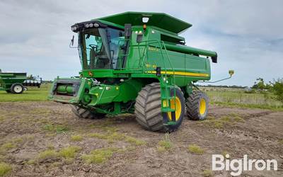 2010 John Deere 9570 STS 4WD Combine