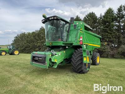 2009 John Deere 9570 STS 2WD Combine