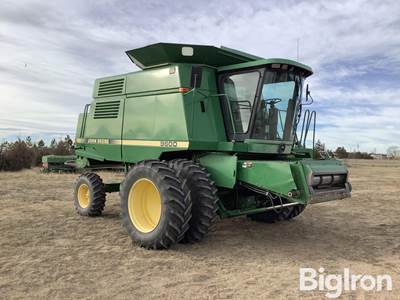 1995 John Deere 9600 2WD Combine