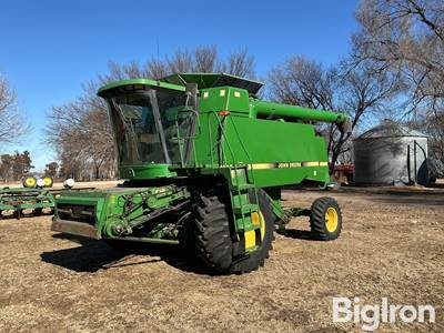 John Deere 9600 Combine