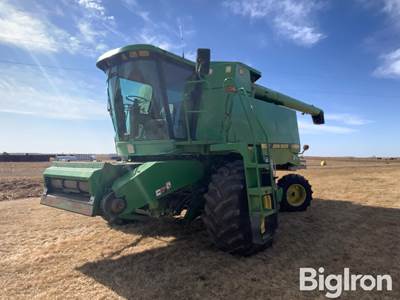 1994 John Deere 9600 Combine