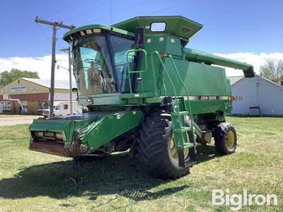 1995 John Deere 9600 Combine