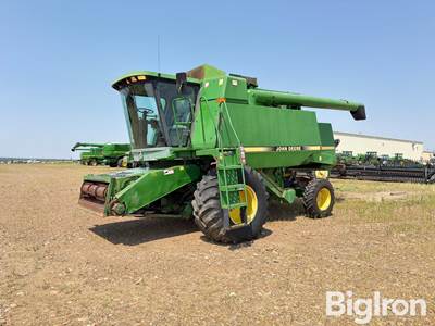 1990 John Deere 9600 2WD Combine