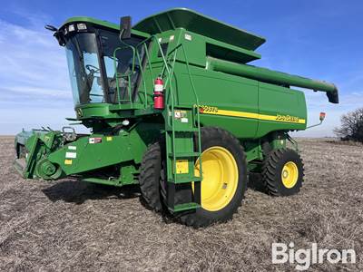 2005 John Deere 9660 STS 2WD Combine