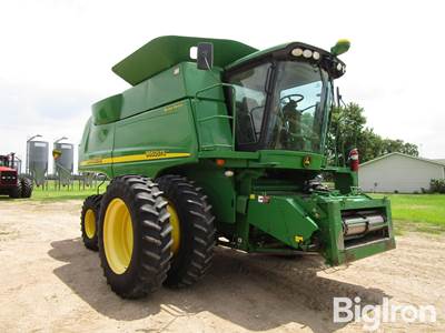 2007 John Deere 9660STS 2WD Combine