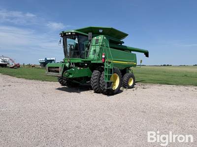 2004 John Deere 9660 STS Combine
