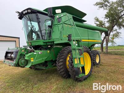 John Deere 9670 STS 2WD Combine