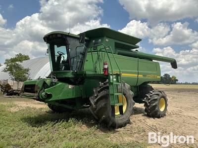 John Deere 9750 Combine