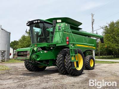 2006 John Deere 9760 STS 2WD Combine