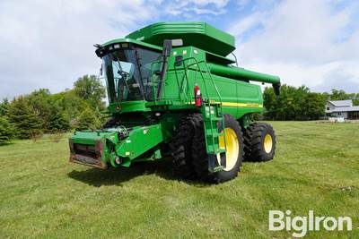2004 John Deere 9860 STS 4WD Combine