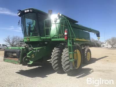 2010 John Deere 9870 STS 4WD Combine