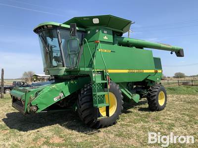 1999 John Deere Maximizer 9610 Combine