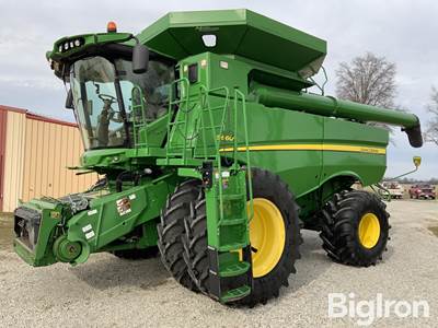 2015 John Deere S660 4WD Combine
