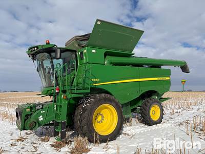 2014 John Deere S660 Combine