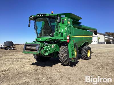 2012 John Deere S660 Combine