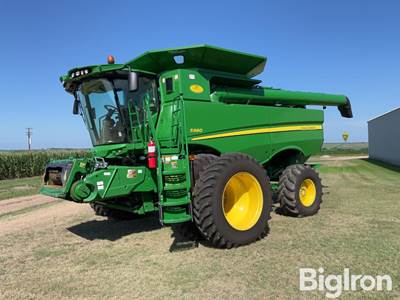 2014 John Deere S660 2WD Combine