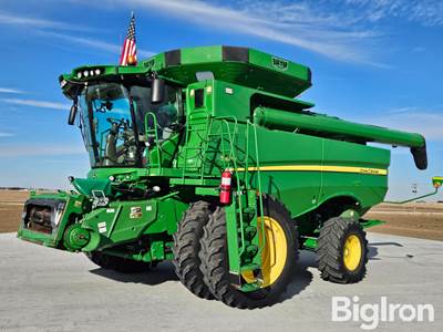 2013 John Deere S670 2WD Combine