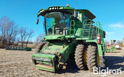 2013 John Deere S670 4WD Combine