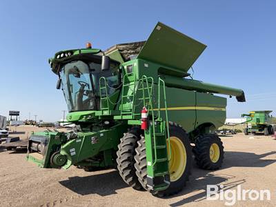 2013 John Deere S670 Combine