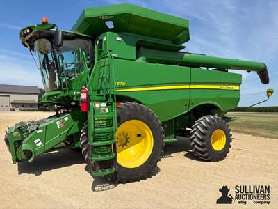 2014 John Deere S670 Combine